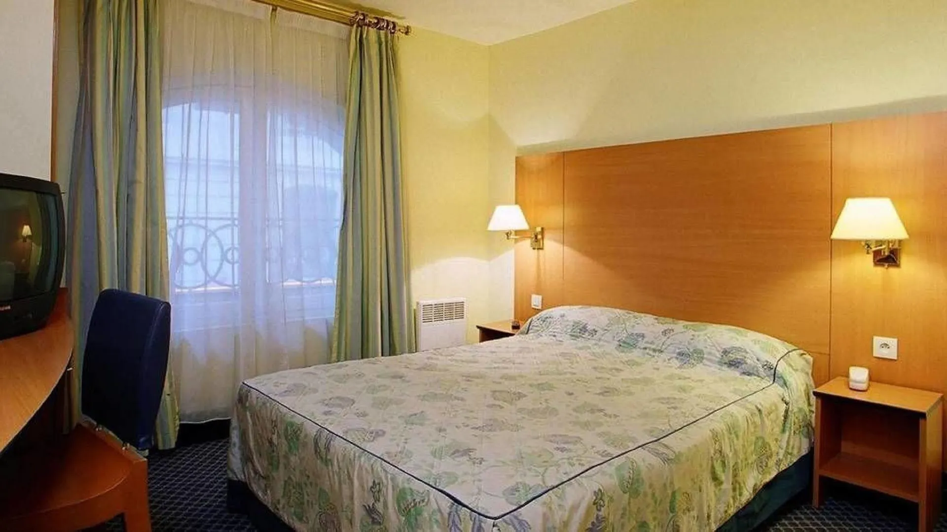 Lautrec Opera Hotel Paris France