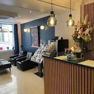 Otel Mary's Republique
